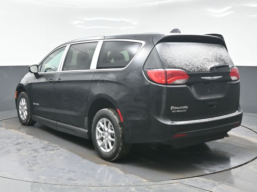 New 2026 Chrysler Voyager LX - BraunAbility Side Entry Entry Fold Out Manual Ramp