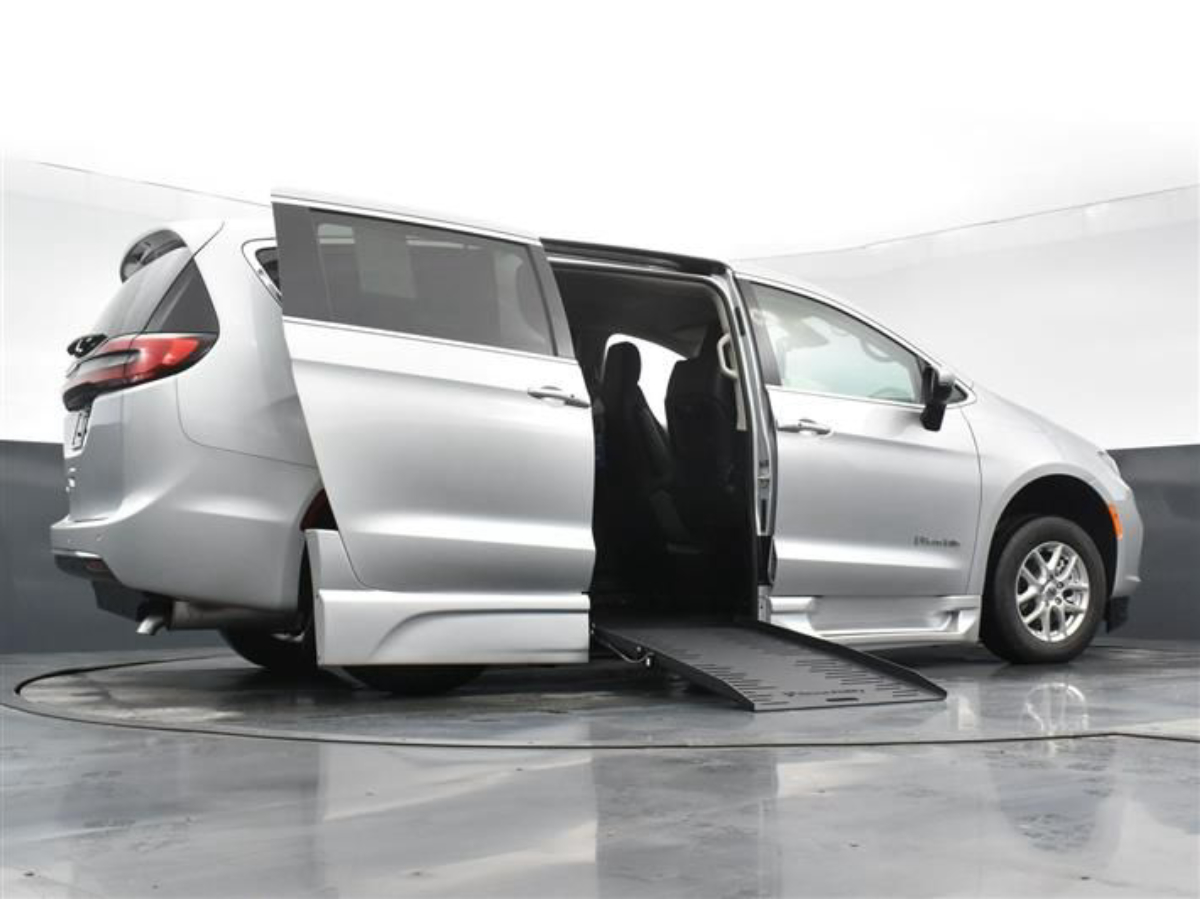 2023 CHRYSLER PACIFICA - Image 20