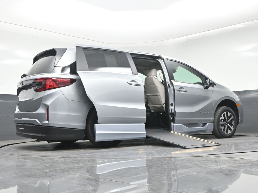 New 2026 Honda Odyssey EX-L - BraunAbility Side Entry In Floor Automatic Ramp