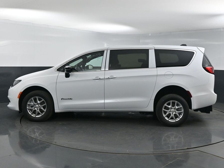 New 2025 Chrysler Voyager LX - BraunAbility Rear Entry Entry Fold Out Manual Ramp