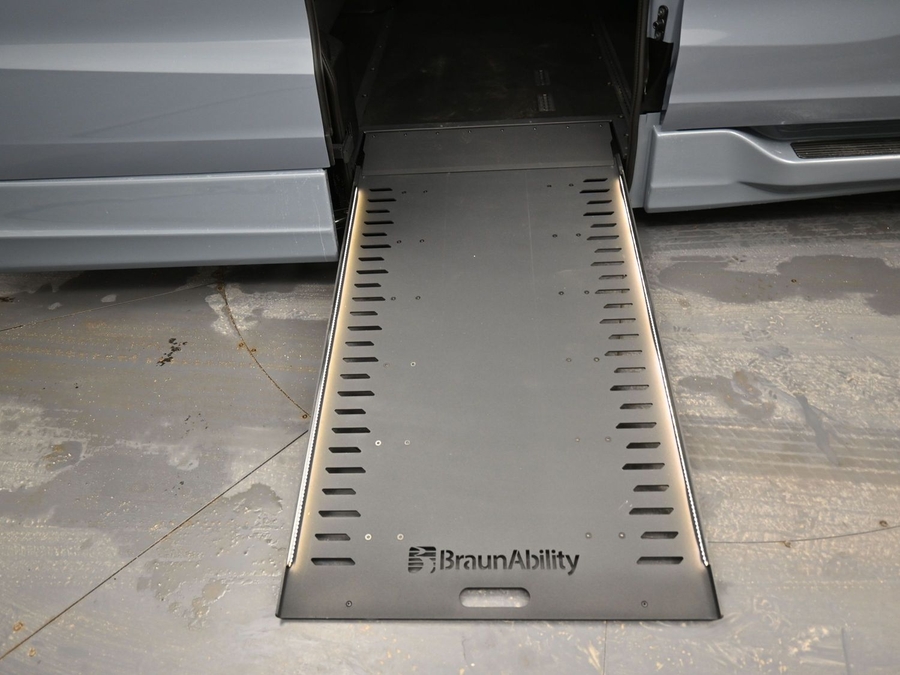 New 2026 Honda Odyssey Touring - BraunAbility Side Entry In Floor Automatic Ramp