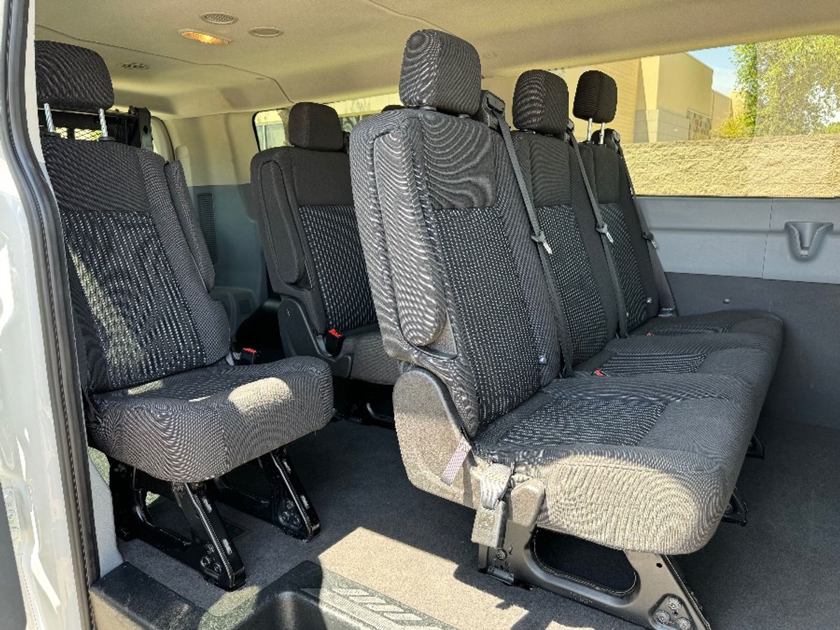 White Ford T350 image number 10