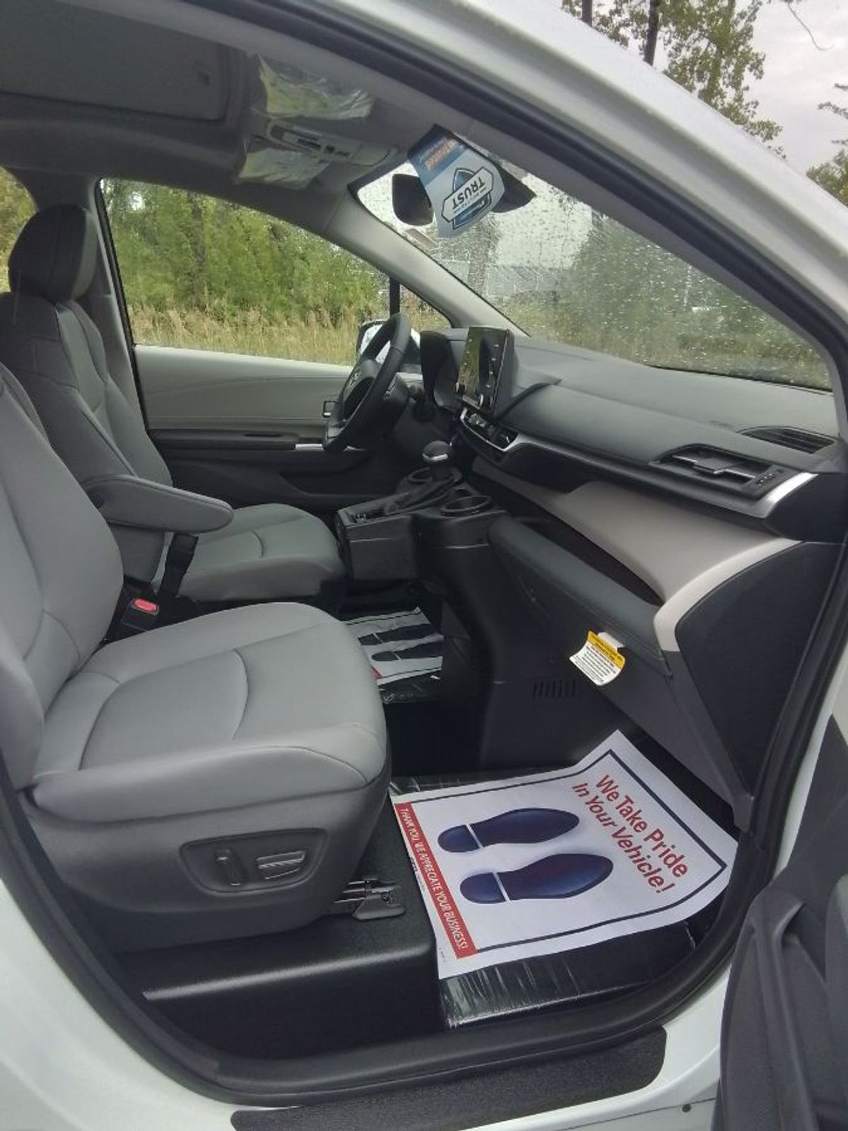 2024 TOYOTA SIENNA - Image 11