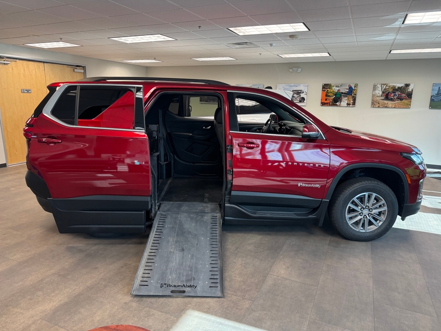 Used 2022 Chevrolet Traverse 1LT - BraunAbility Side Entry Entry In Floor Automatic Ramp
