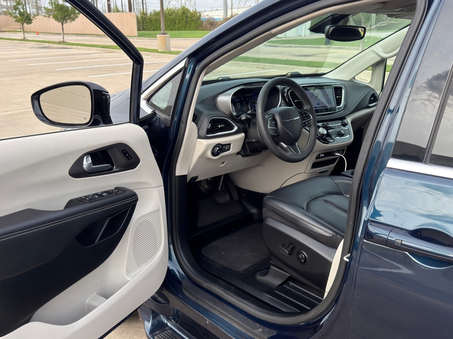 Used 2024 Chrysler Pacifica Touring L - BraunAbility Side Entry Entry In Floor Automatic Ramp