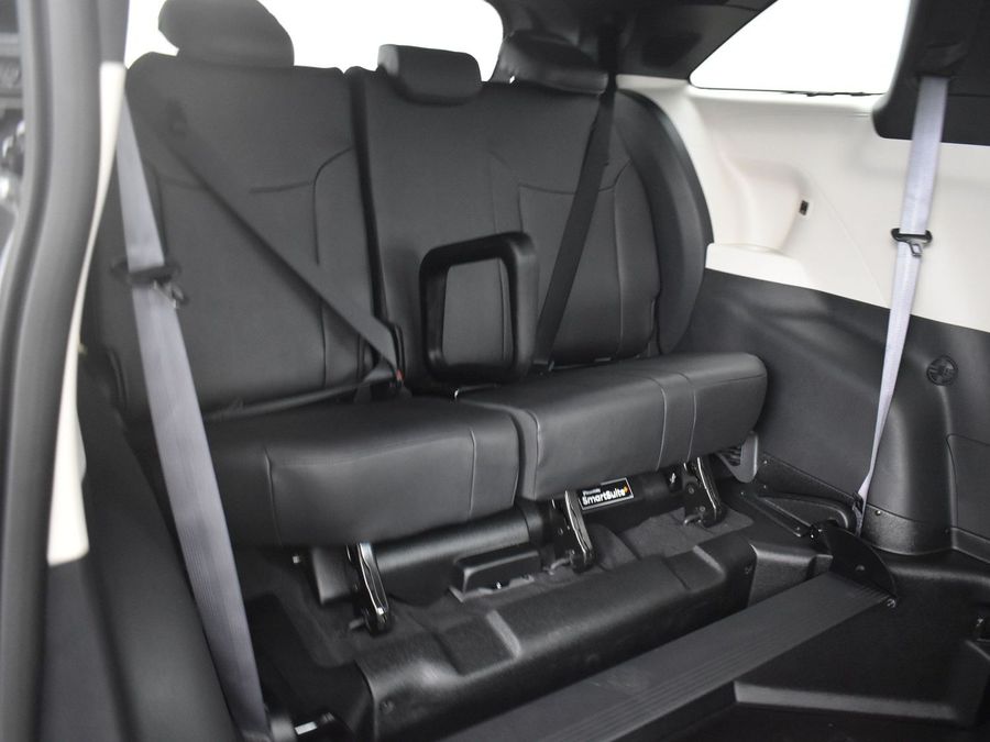 New 2025 Toyota Sienna Hybrid Platinum - BraunAbility Side Entry Entry In Floor Automatic Ramp