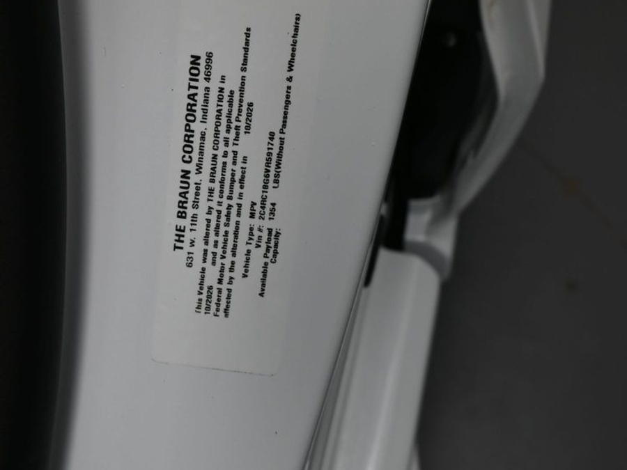 New 2027 Chrysler Pacifica Select Sport - BraunAbility Side Entry Fold Out Automatic Ramp