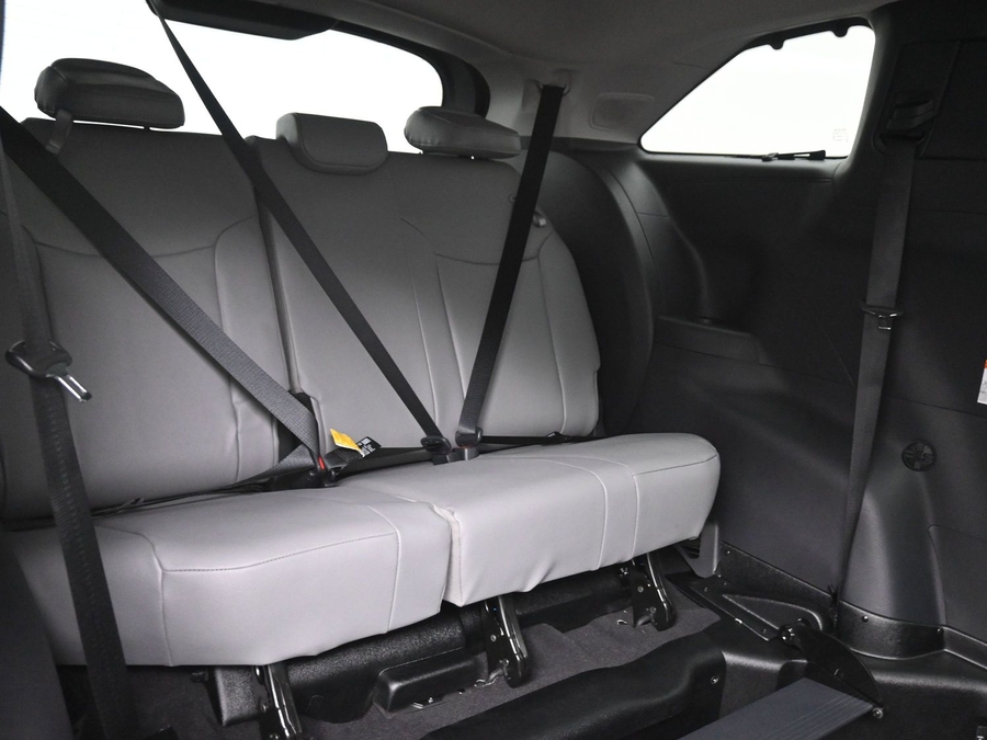 New 2026 Toyota Sienna Hybrid XLE Plus - BraunAbility Side Entry Entry Fold Out Automatic Ramp