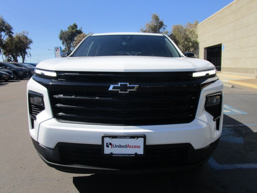New 2026 Chevrolet Traverse 1LT Midnight - BraunAbility Side Entry In Floor Automatic Ramp