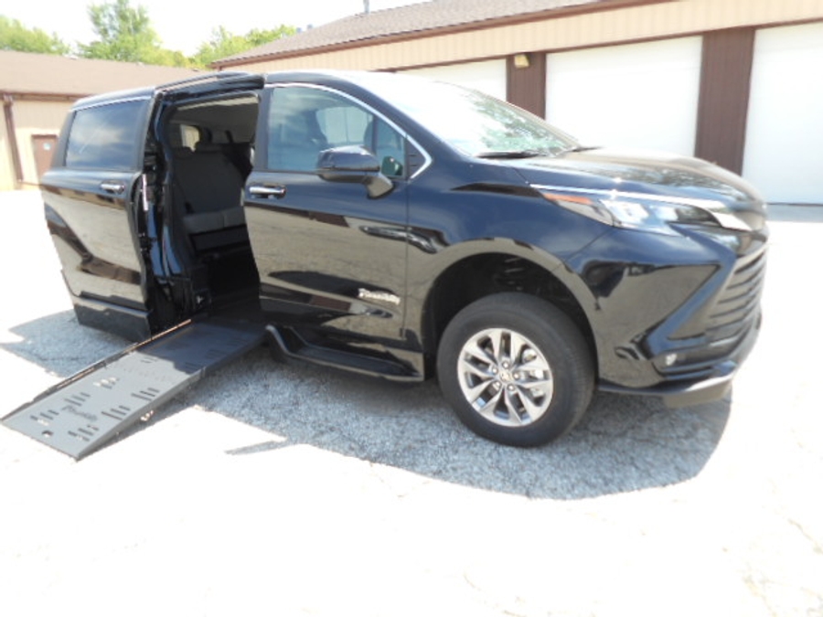 Black Toyota Sienna image number 8