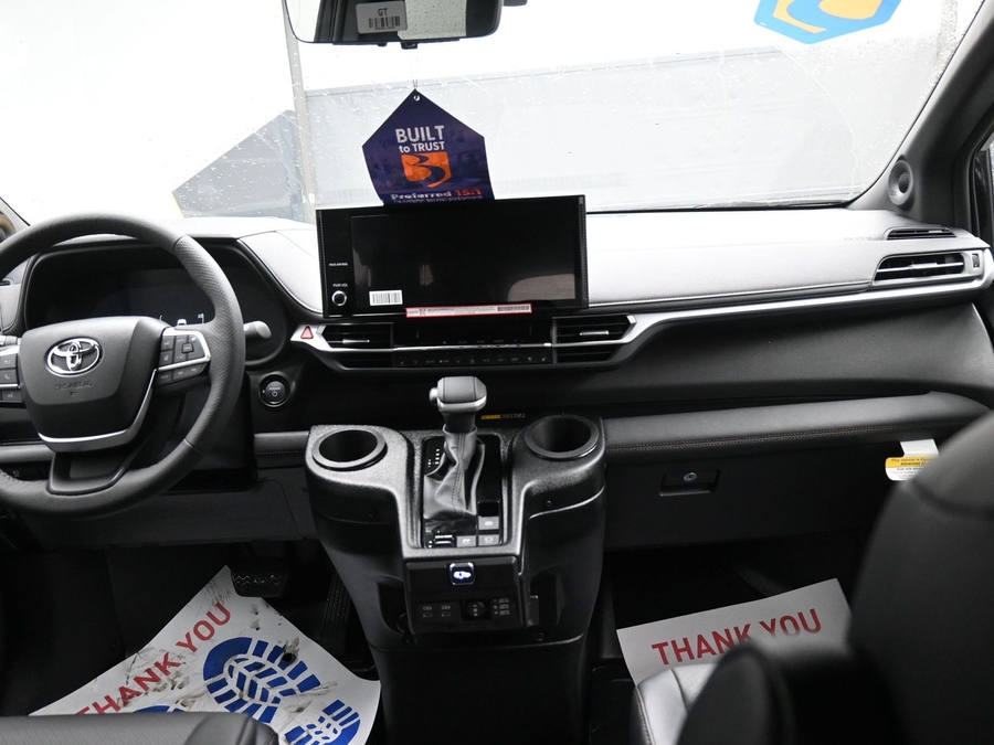 Midnight Black Metallic Toyota Sienna image number 10