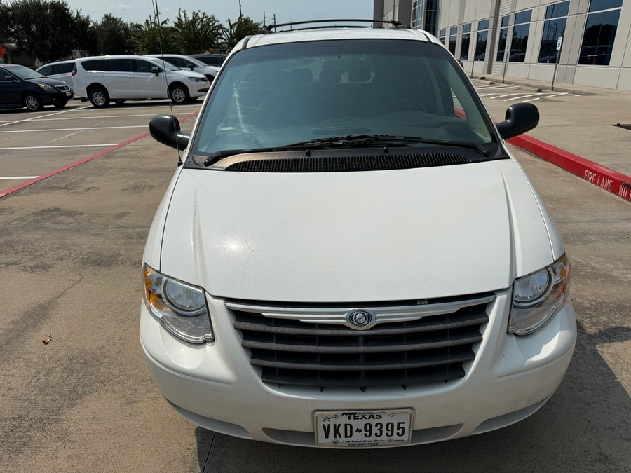 2007 Chrysler Town & Country Touring - Photo 8