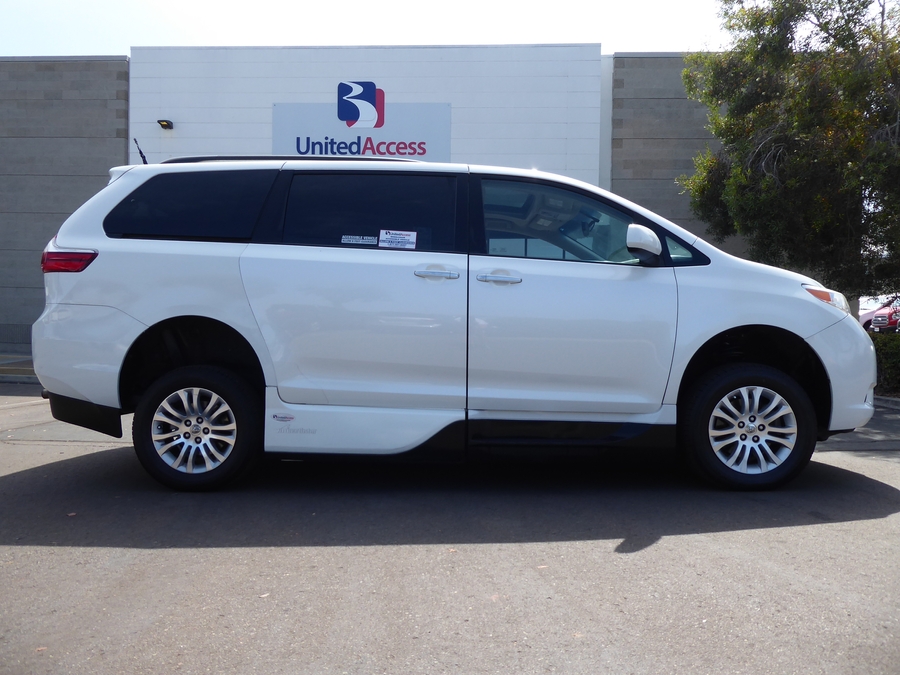 Used 2015 Toyota Sienna XLE - VMI Side Entry In Floor Automatic Ramp