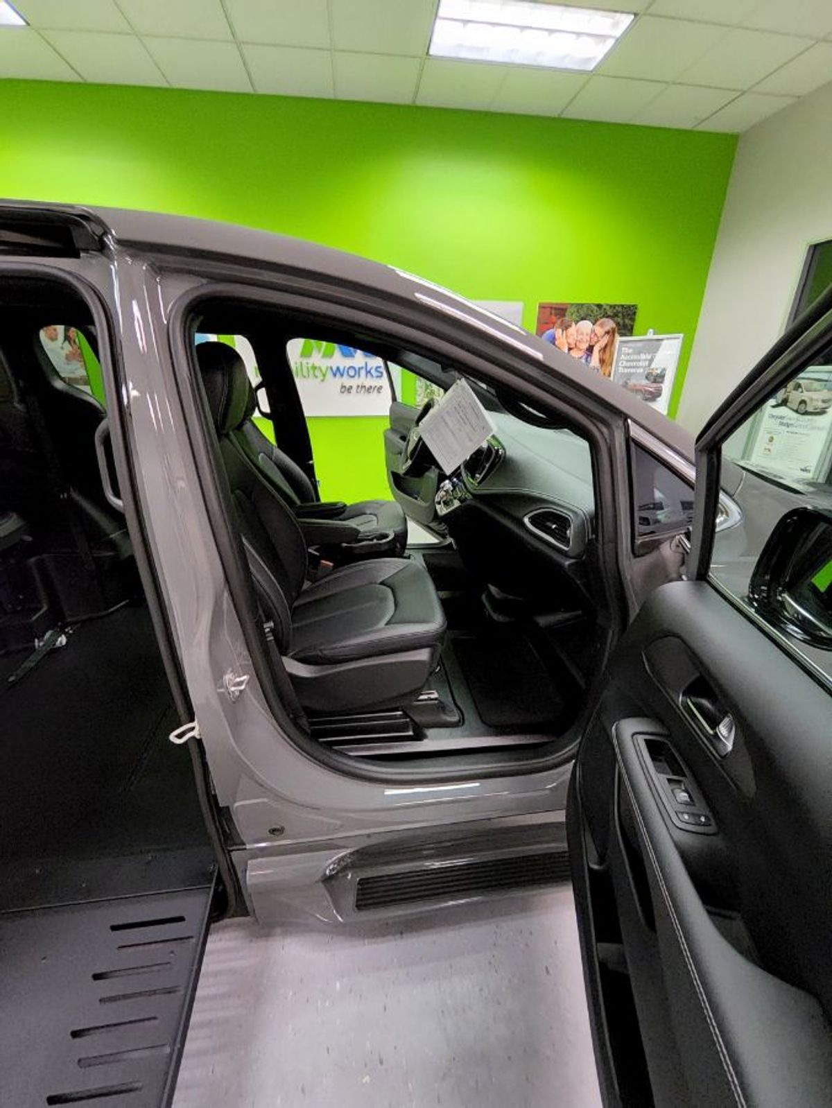 2025 CHRYSLER PACIFICA - Image 14