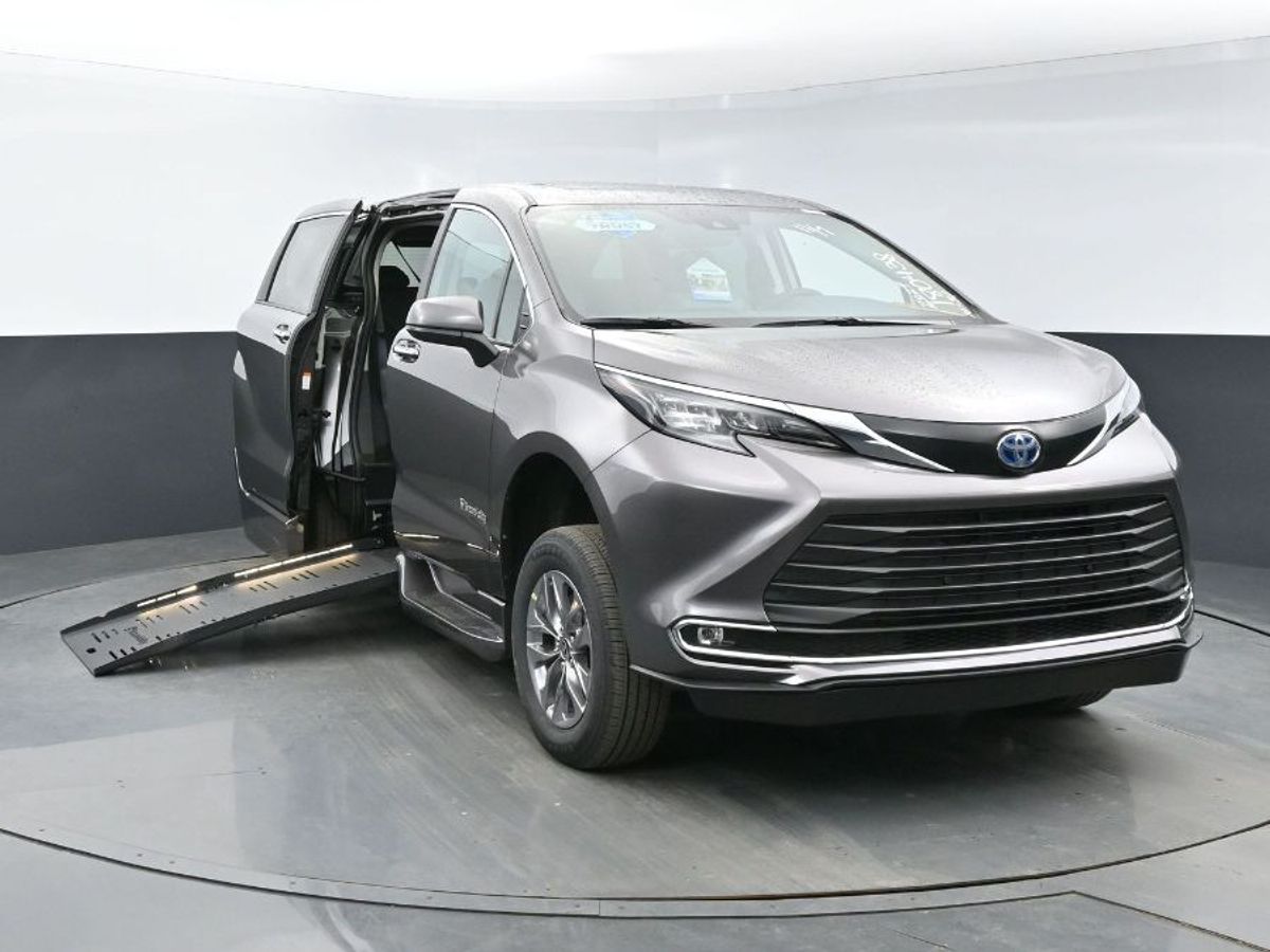 2024 TOYOTA SIENNA - Image 13