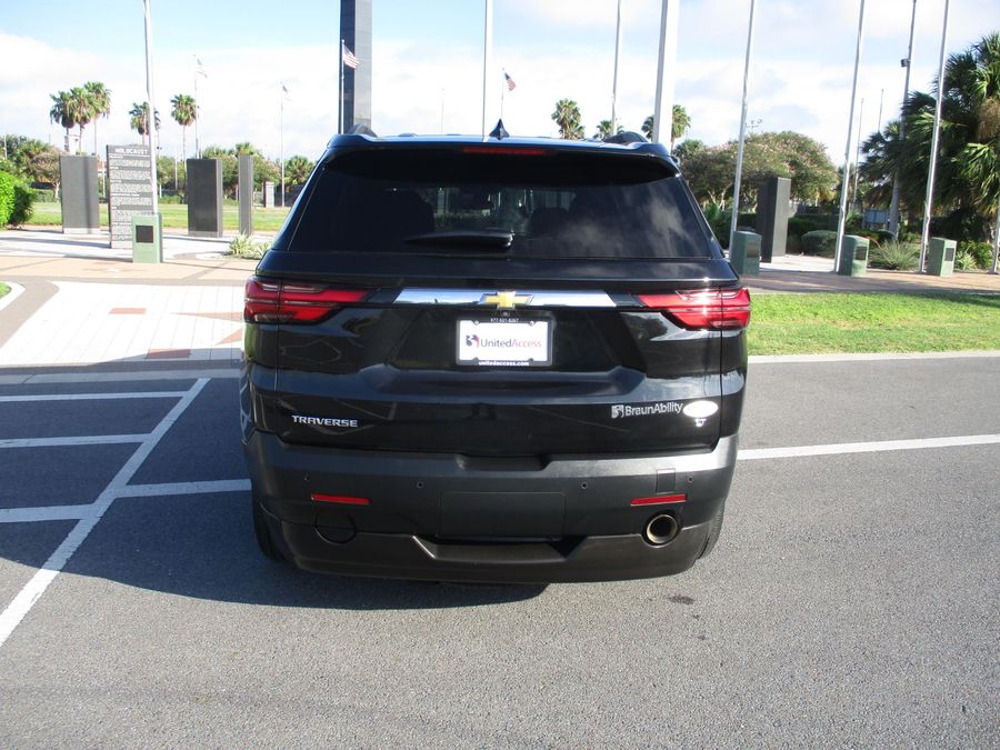 Used 2022 Chevrolet Traverse 1LT - BraunAbility Side Entry Entry In Floor Automatic Ramp