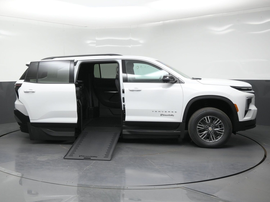 2026 Chevrolet Traverse LT - Photo 24