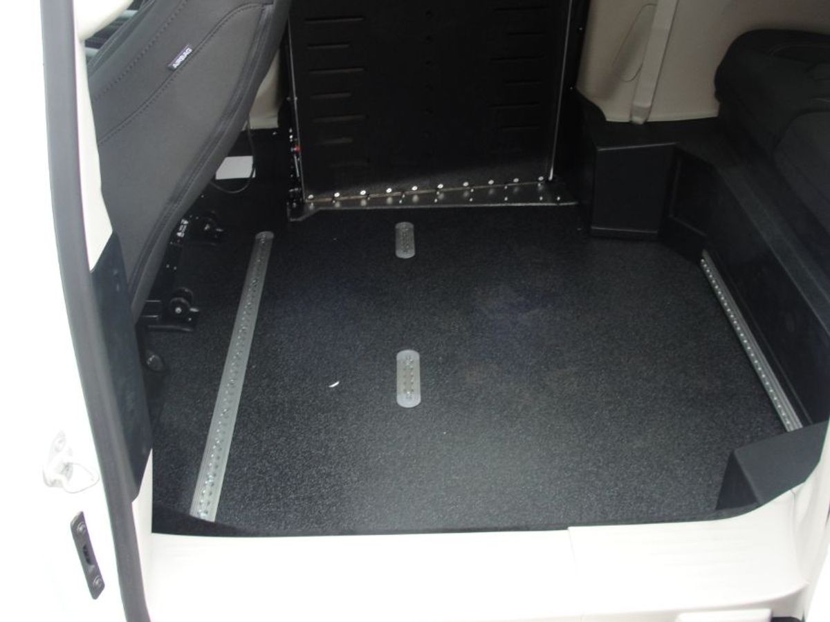 2024 CHRYSLER VOYAGER - Image 13