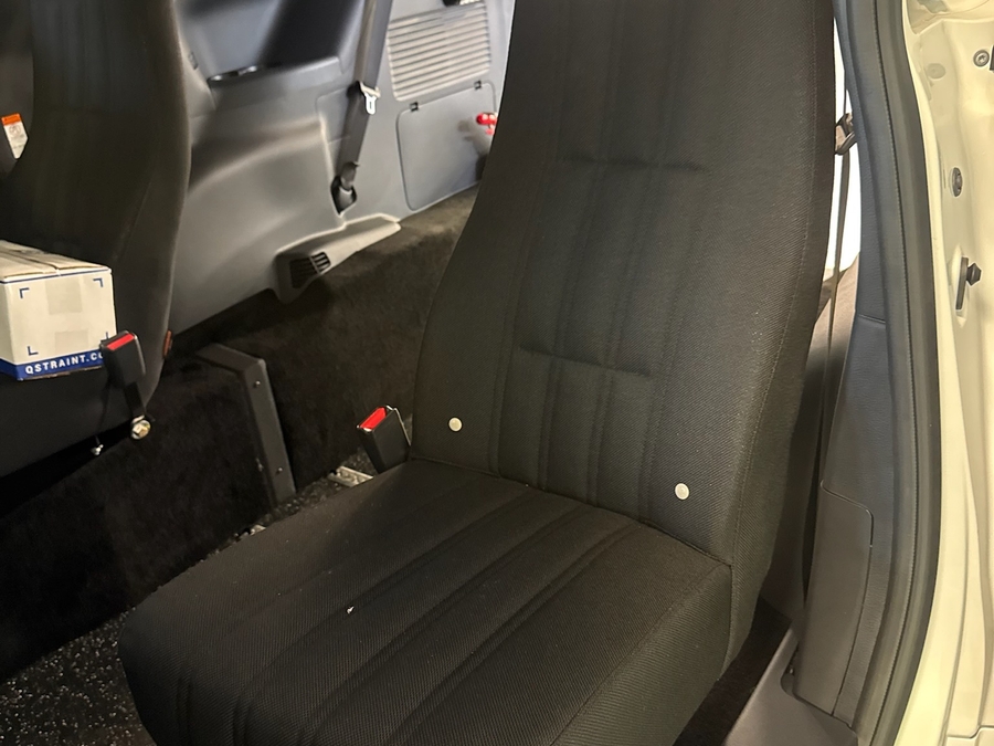 White Toyota Sienna image number 11
