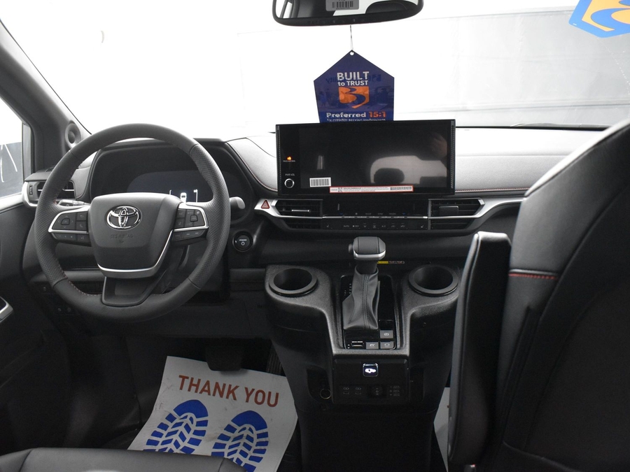 New 2025 Toyota Sienna Hybrid XSE - BraunAbility Side Entry Entry Fold Out Automatic Ramp