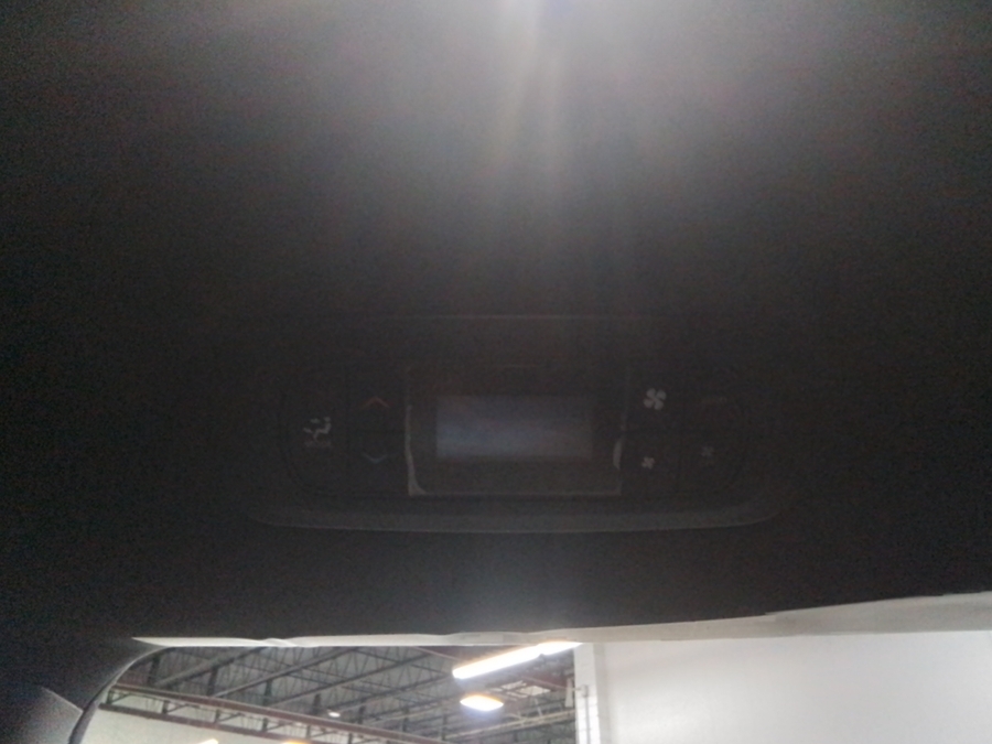 Black Chrysler Pacifica image number 38