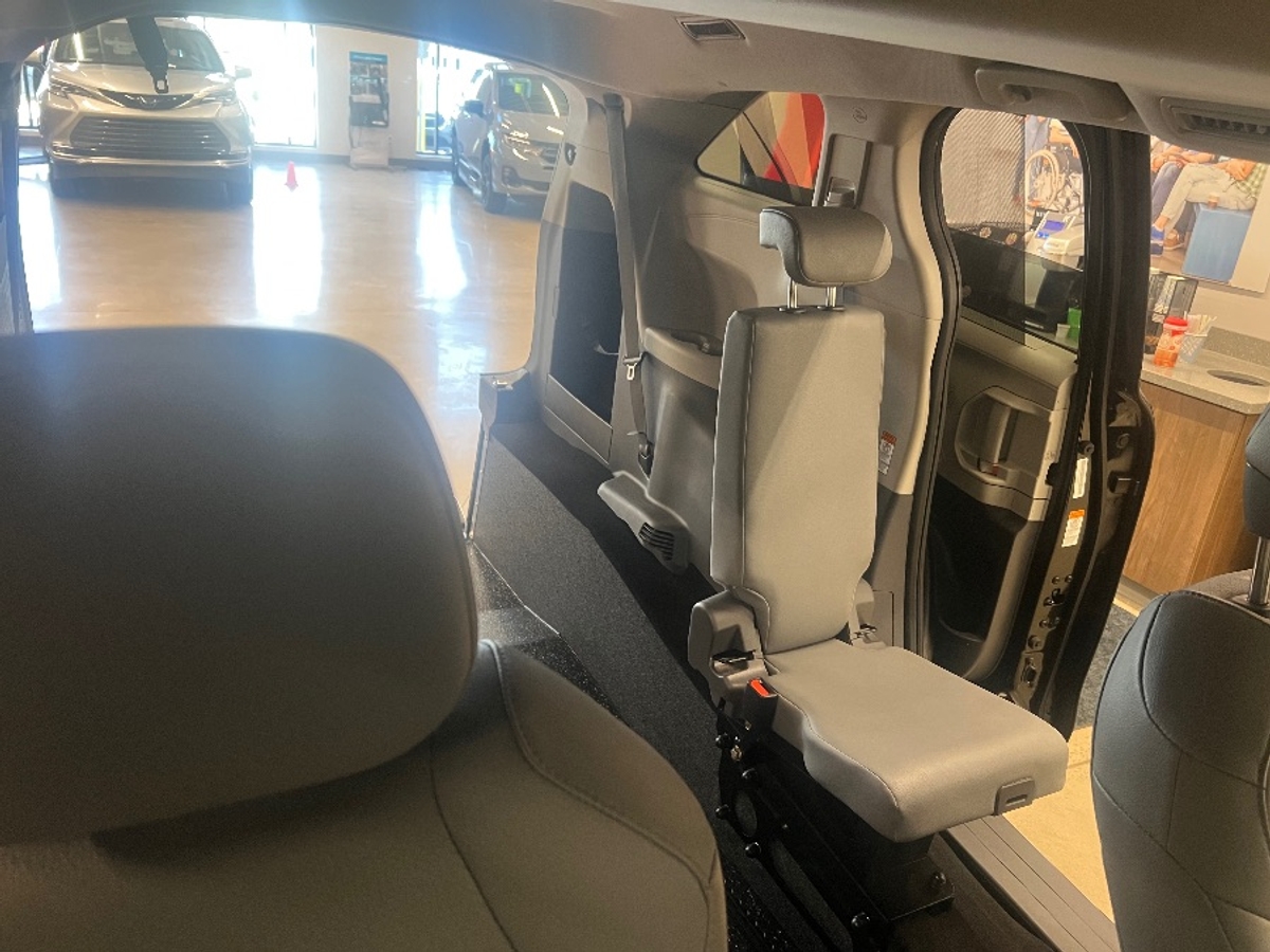 2024 TOYOTA SIENNA - Image 18