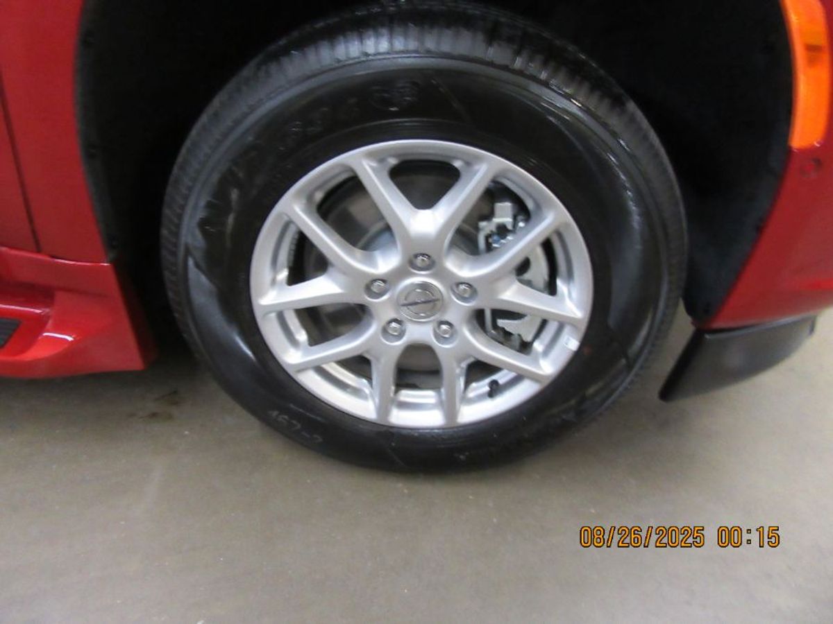 Red Chrysler Pacifica image number 15