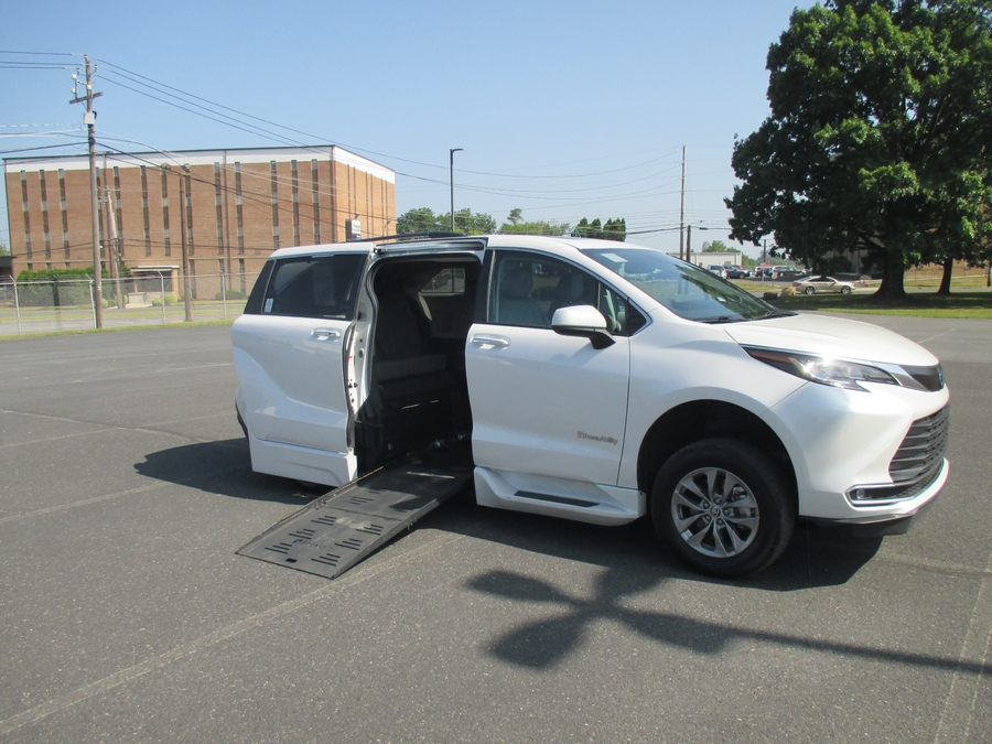 White Toyota Sienna with Side Entry Automatic Fold Out ramp