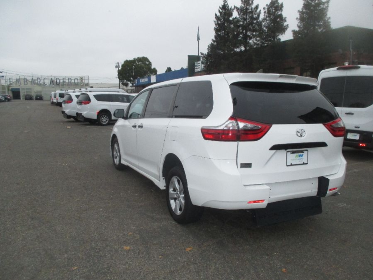 2020 TOYOTA SIENNA - Image 4