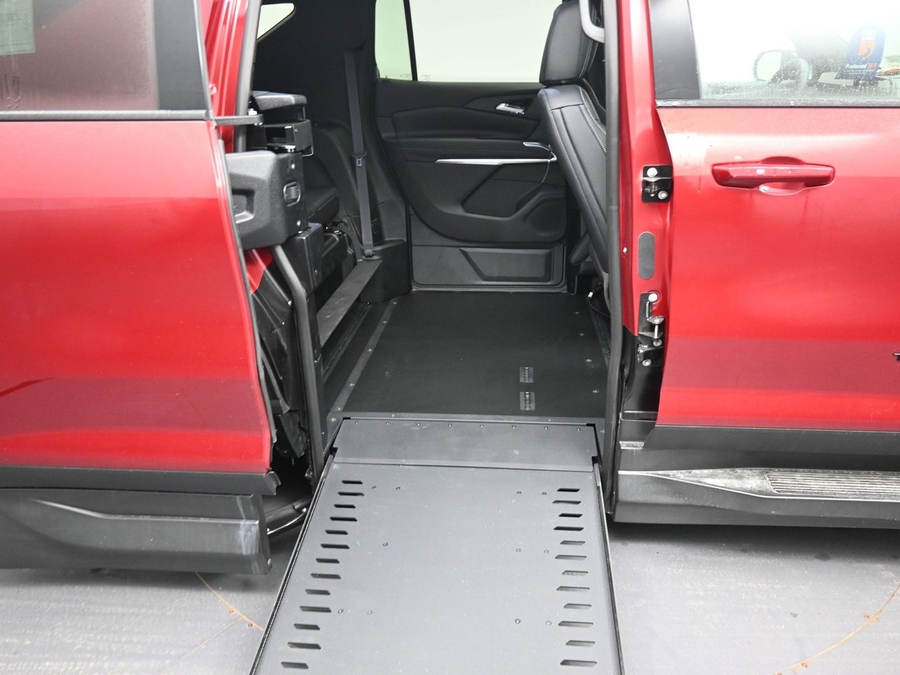 Red Chevrolet Traverse image number 20