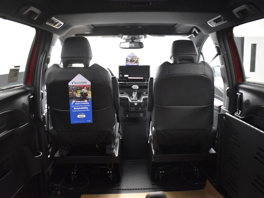New 2025 Toyota Sienna Hybrid XSE Sport - BraunAbility Side Entry Entry Fold Out Automatic Ramp