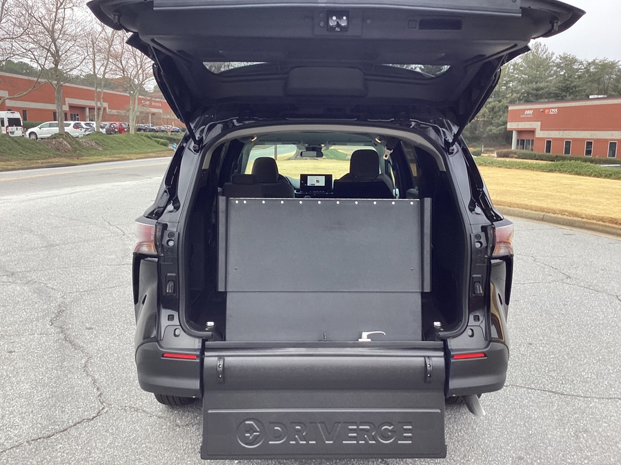 2025 TOYOTA SIENNA - Image 6
