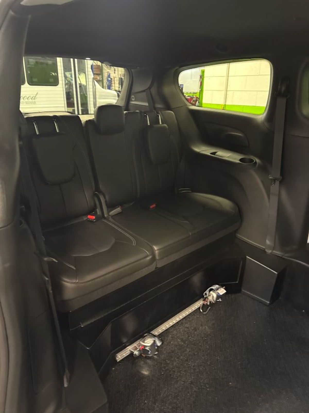 2026 CHRYSLER VOYAGER - Image 15