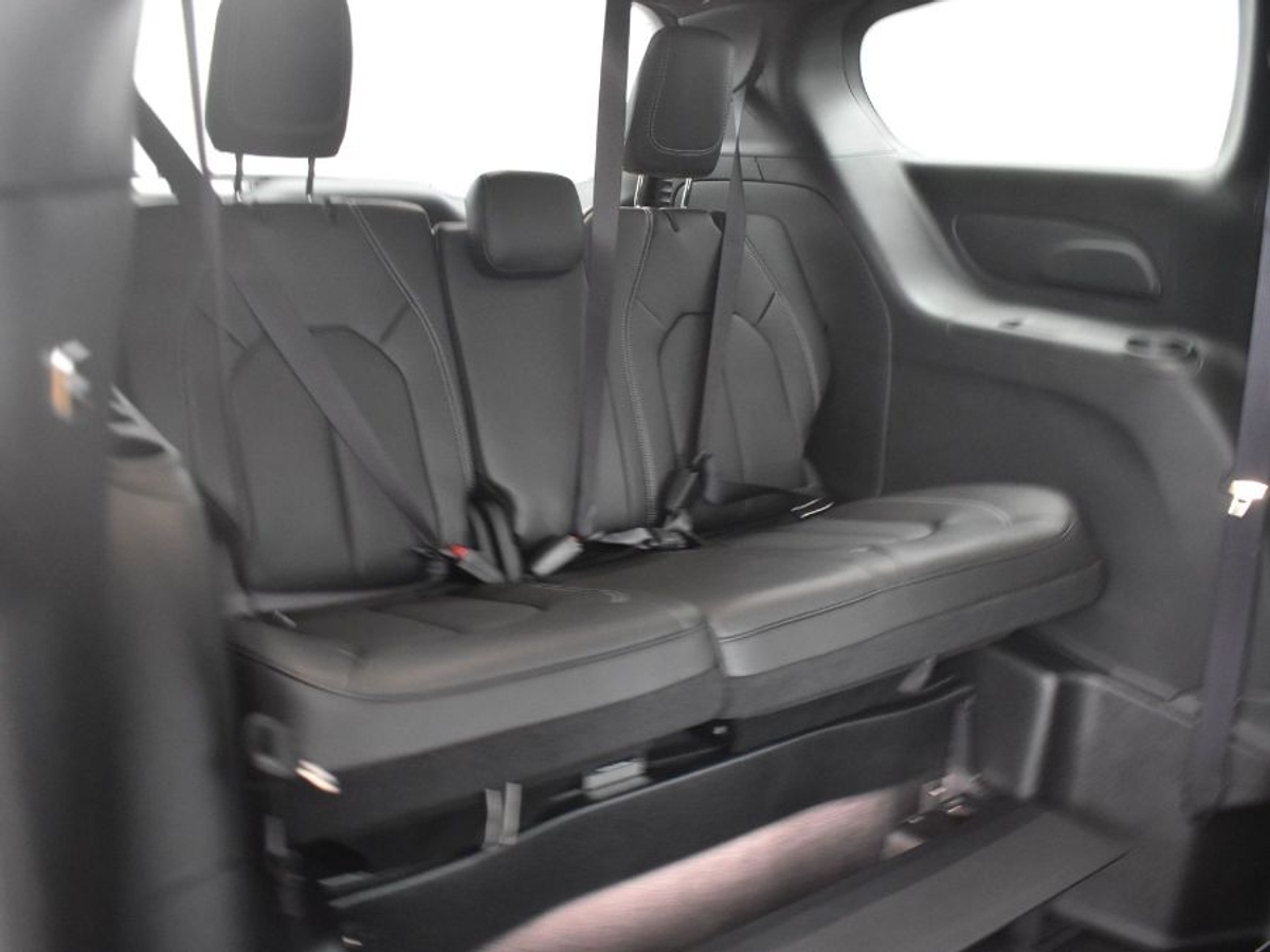 2025 CHRYSLER PACIFICA - Image 10