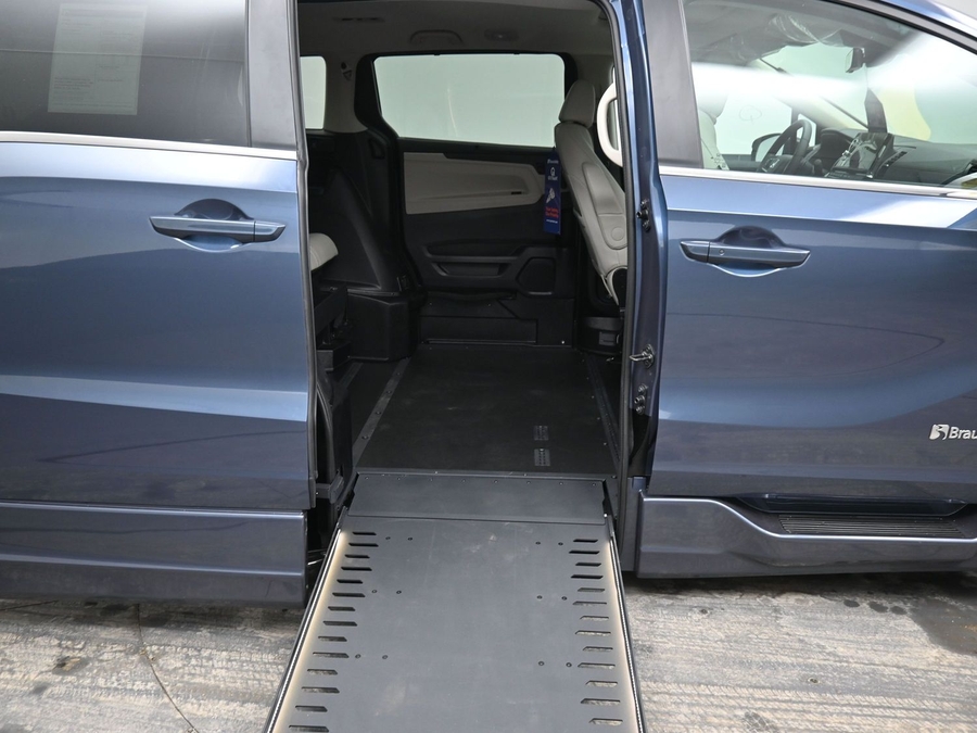 New 2026 Honda Odyssey EX-L - BraunAbility Side Entry Entry In Floor Automatic Ramp