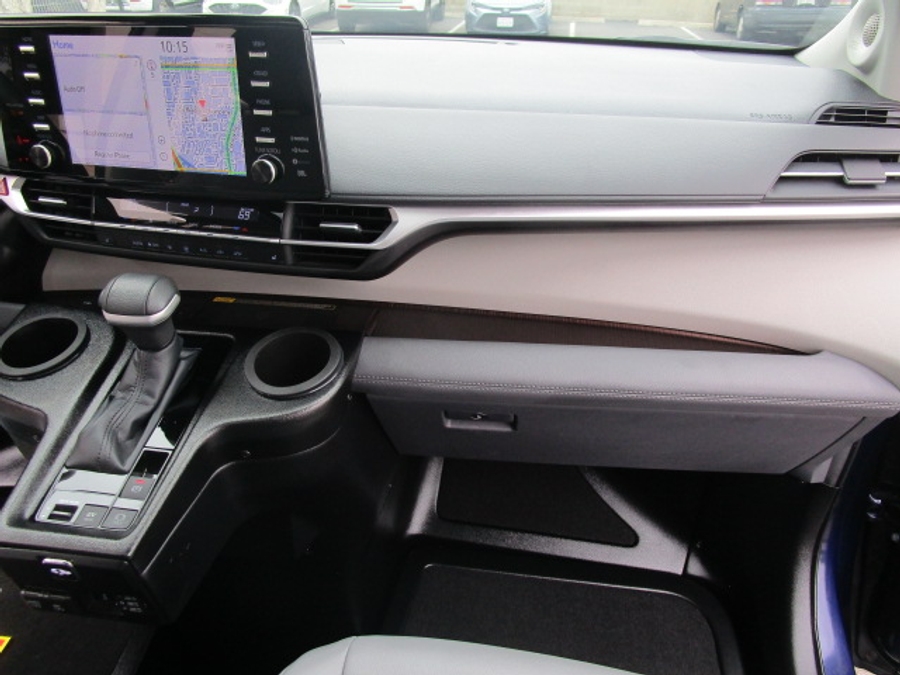 Used 2023 Toyota Sienna Hybrid XLE - BraunAbility Side Entry Entry Fold Out Automatic Ramp