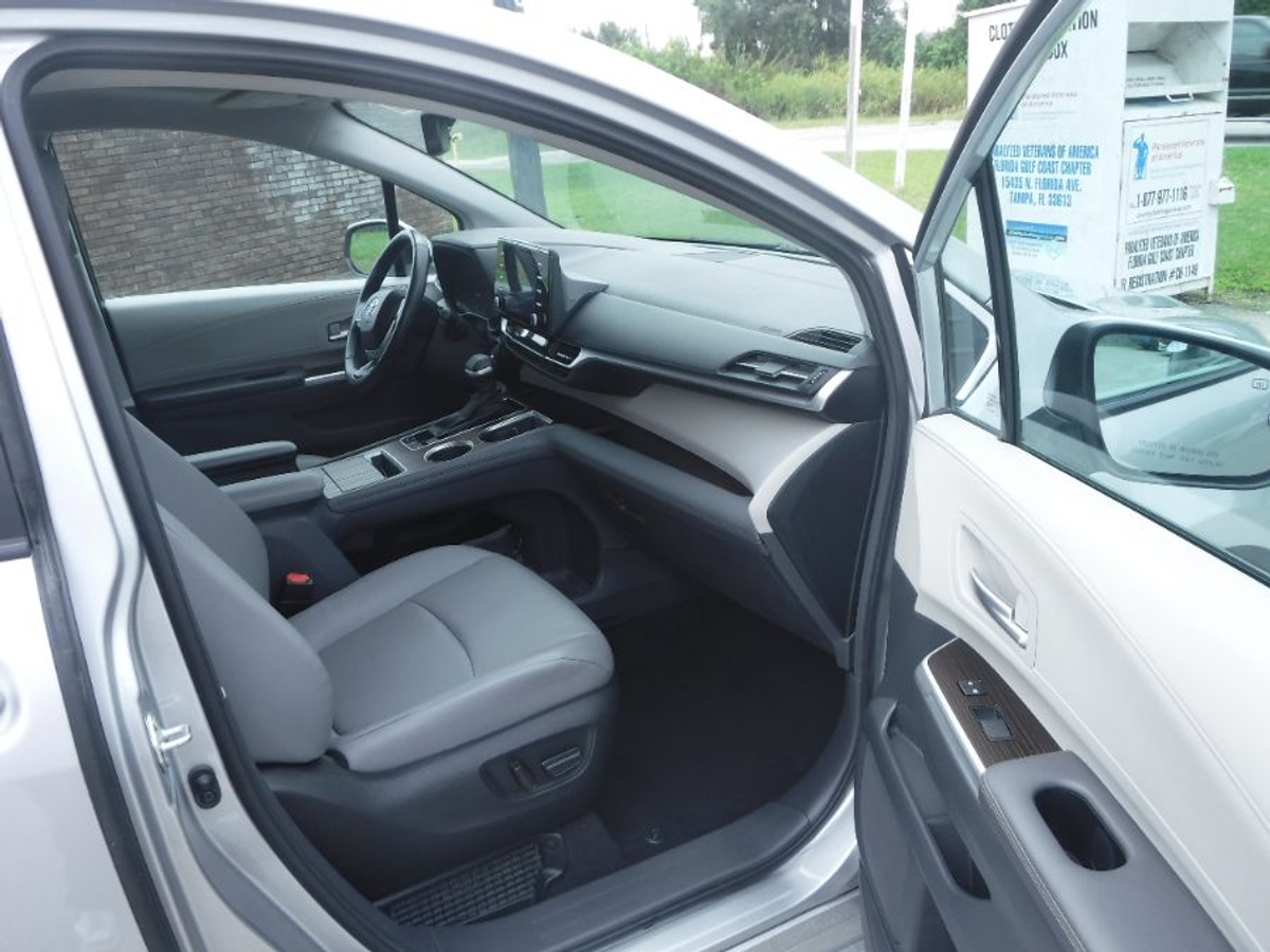 2024 TOYOTA SIENNA - Image 17
