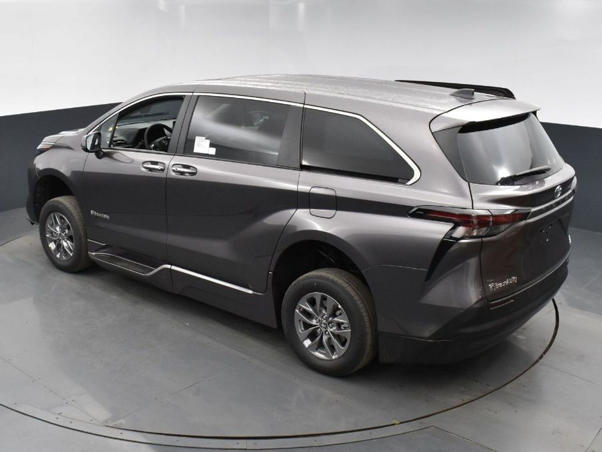 2024 TOYOTA SIENNA - Image 11