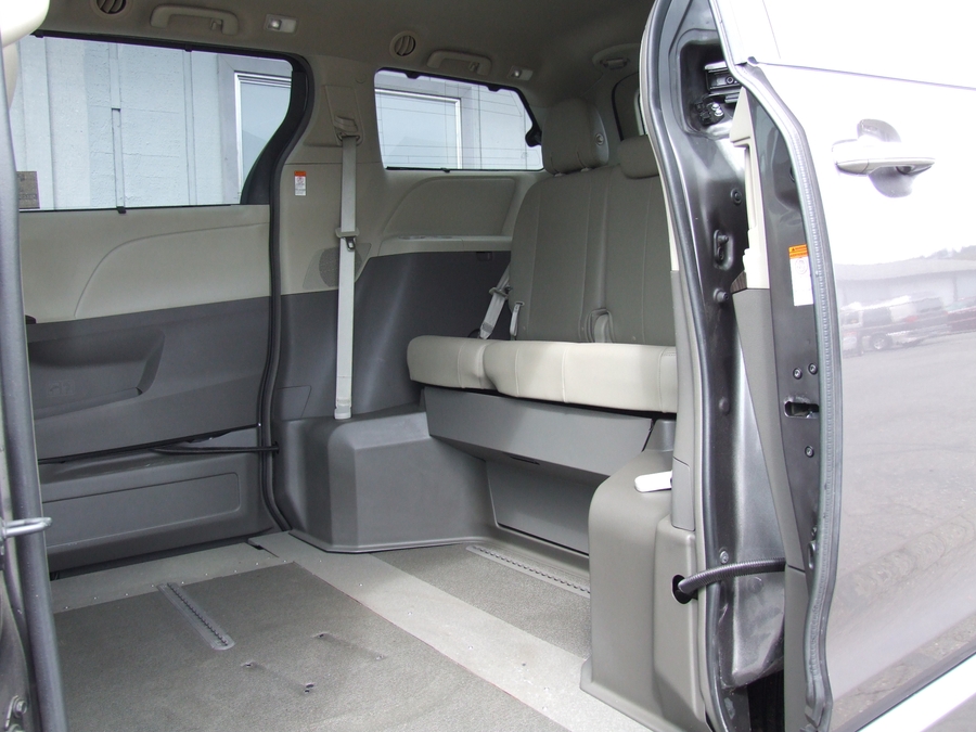 Used 2019 Toyota Sienna XLE - VMI Side Entry Entry In Floor Automatic Ramp