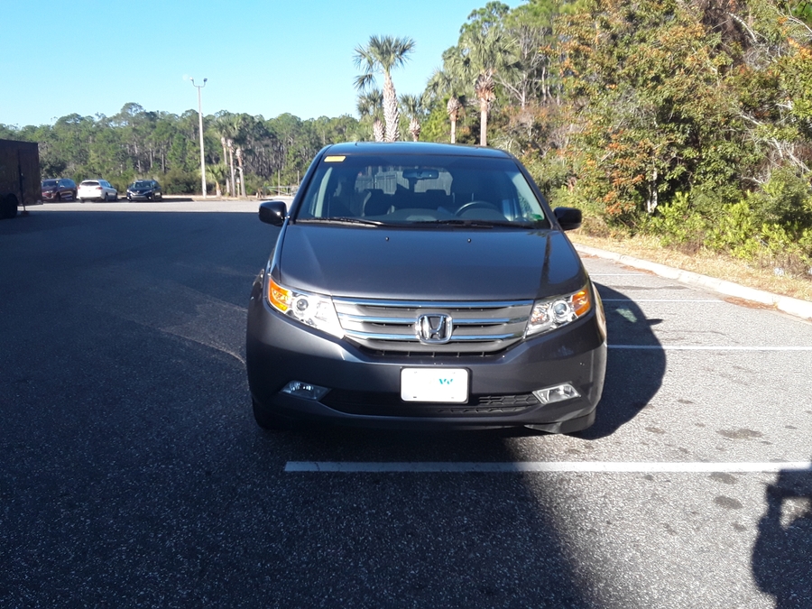 Grey Honda Odyssey with Side Entry Automatic In Floor ramp