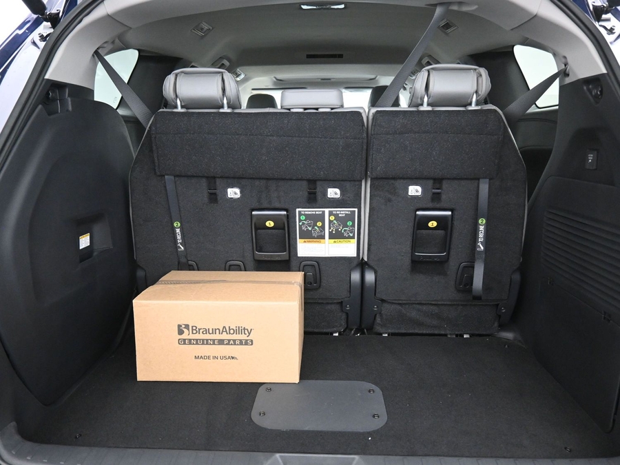 New 2025 Toyota Sienna Hybrid XLE Plus - BraunAbility Side Entry Entry Fold Out Automatic Ramp