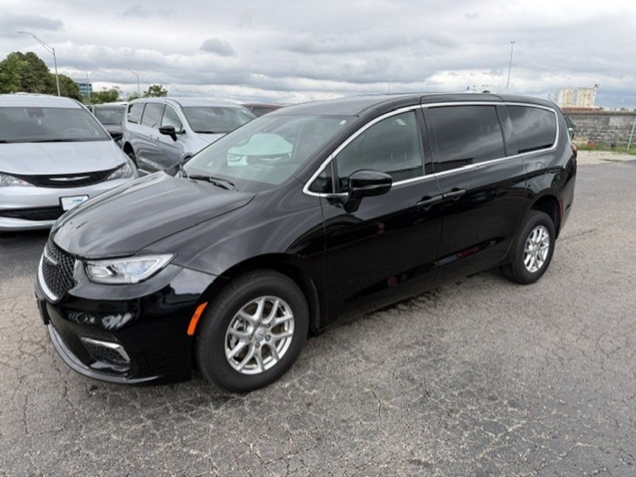 2026 Chrysler Pacifica Select - Photo 6
