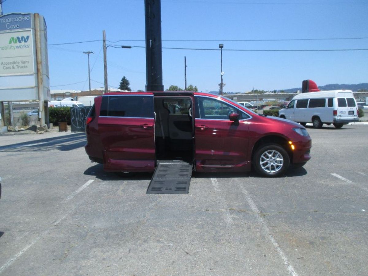 2022 CHRYSLER VOYAGER - Image 9