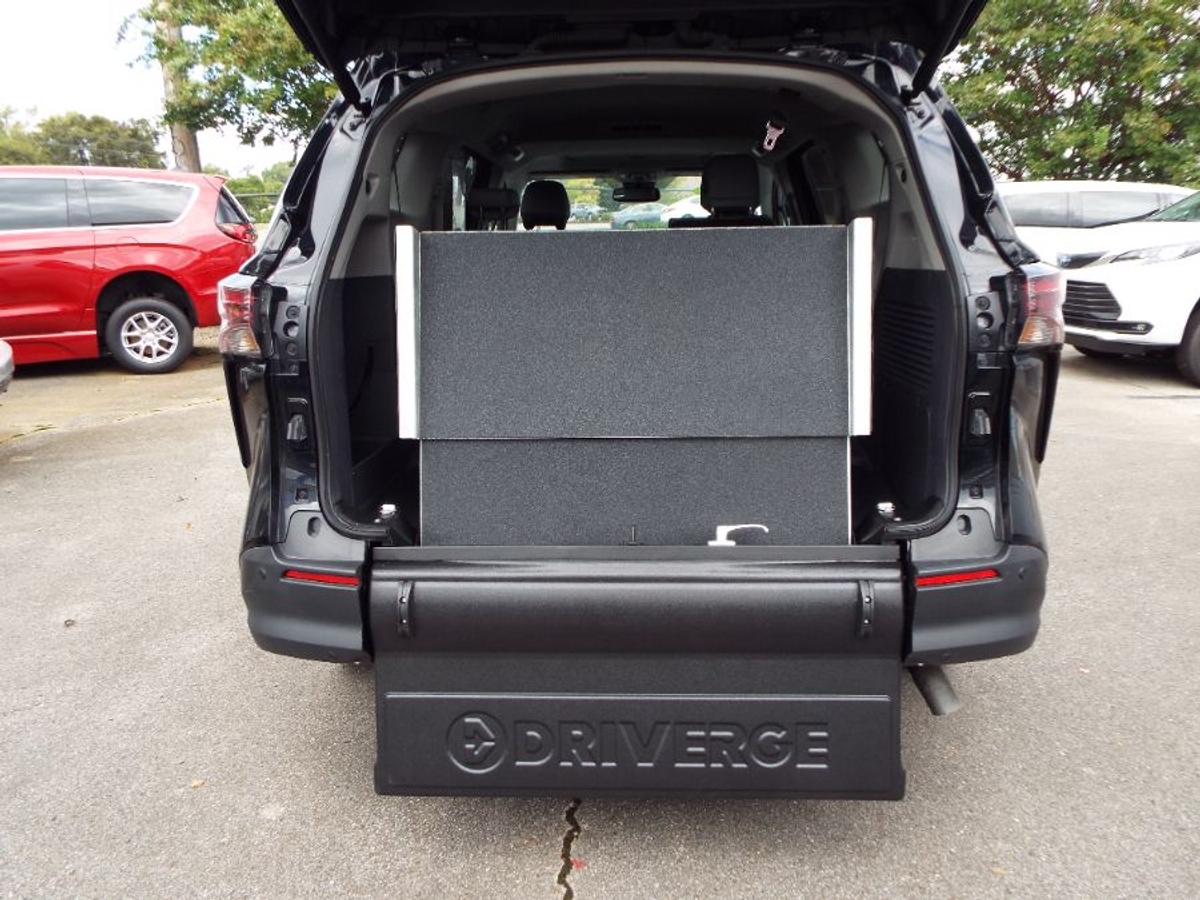 2024 TOYOTA SIENNA - Image 28