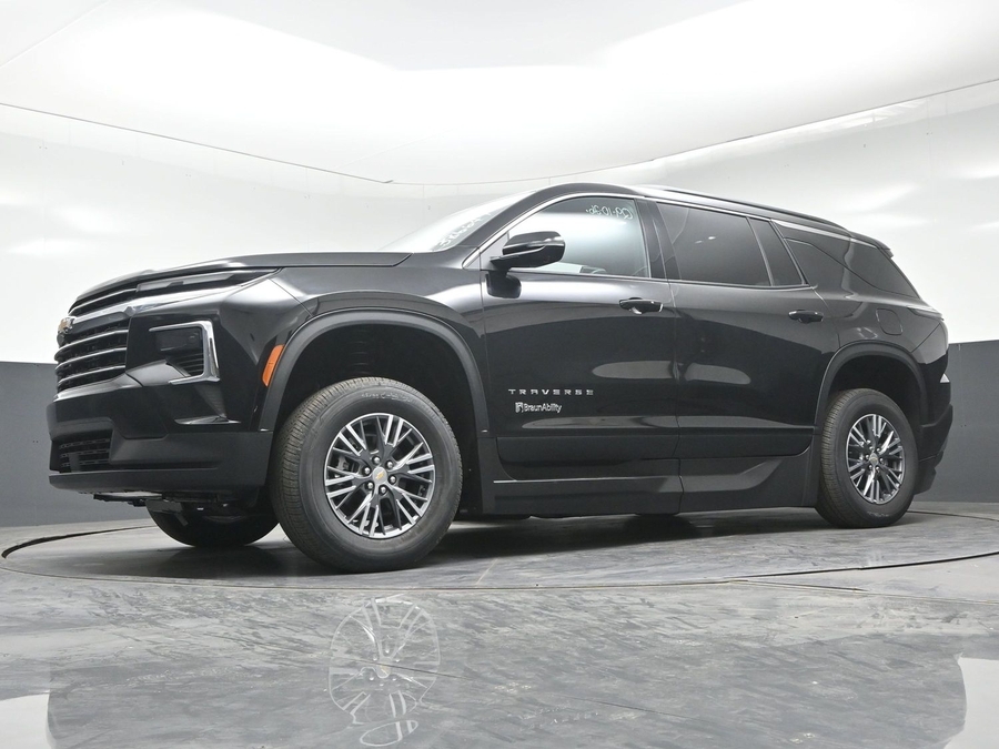 New 2026 Chevrolet Traverse 1LT - BraunAbility Side Entry In Floor Automatic Ramp