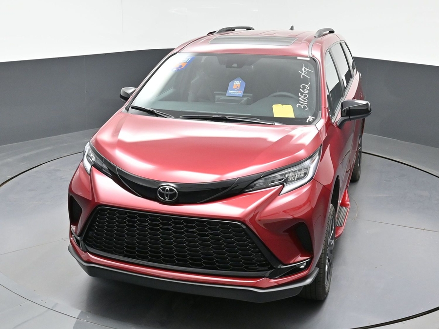 New 2026 Toyota Sienna Hybrid XSE Sport - BraunAbility Side Entry In Floor Automatic Ramp