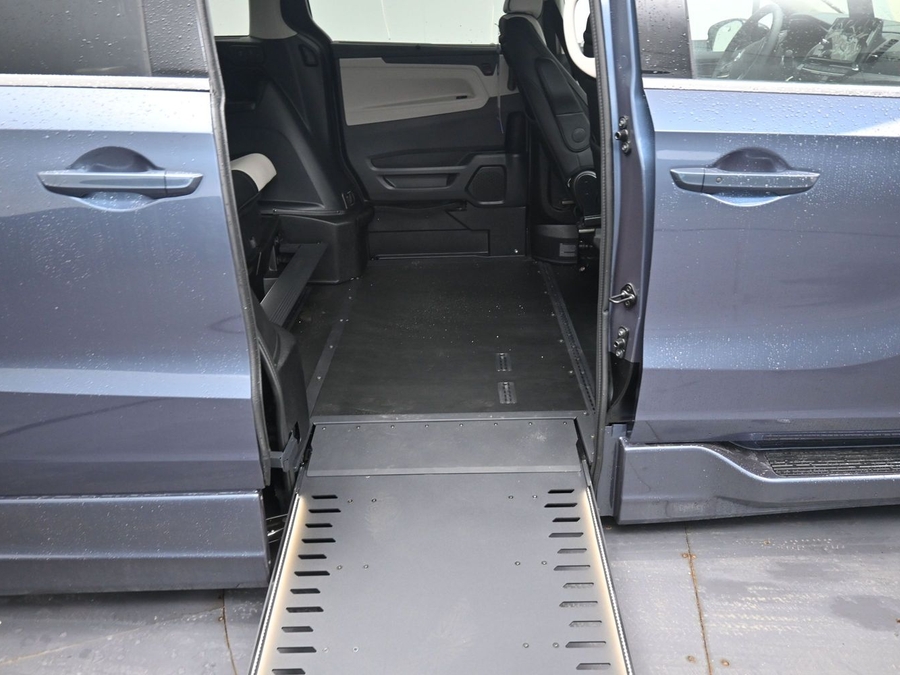 New 2026 Honda Odyssey Elite - BraunAbility Side Entry In Floor Automatic Ramp