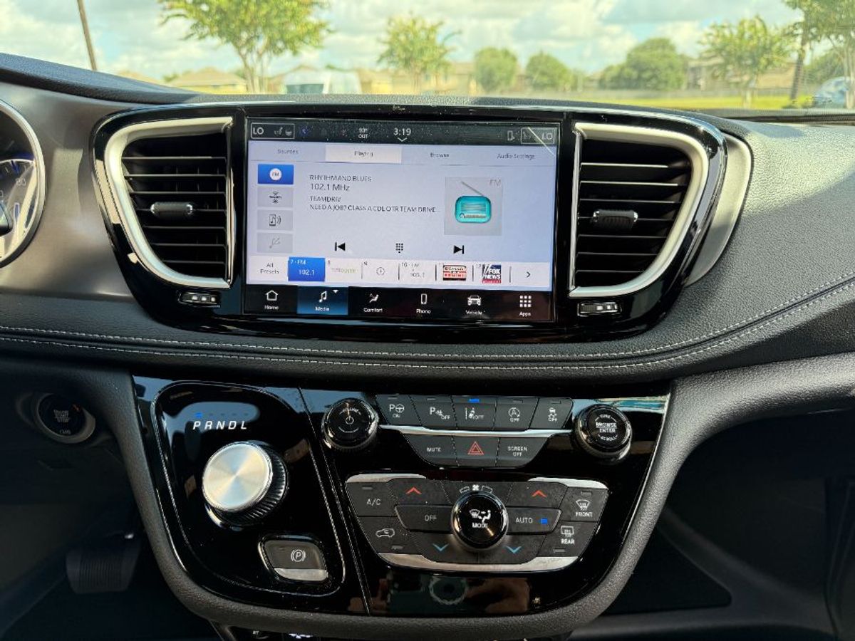 2025 CHRYSLER PACIFICA - Image 14