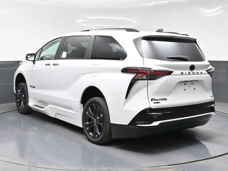 New 2026 Toyota Sienna Hybrid XSE Sport - BraunAbility Side Entry Entry Fold Out Automatic Ramp