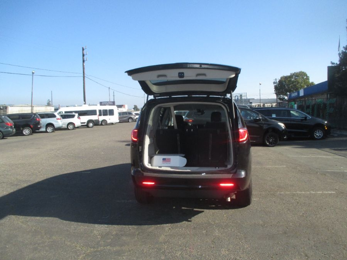 2023 CHRYSLER VOYAGER - Image 3